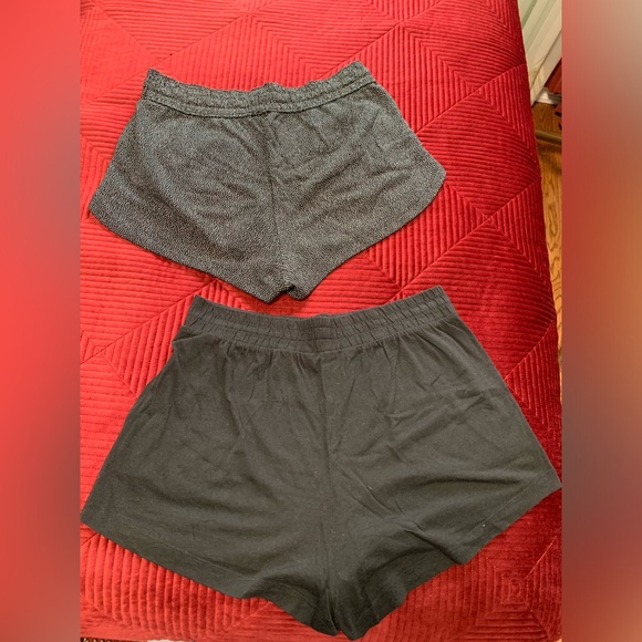 Lot of 2 shorts - black and black white speckled from H&M Basics - Picture 3 of 9